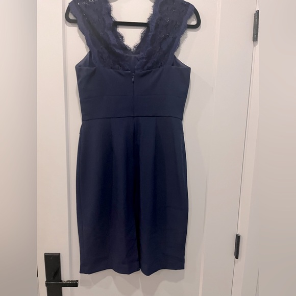 Sophisticated Midnight Blue Knee Length Dress with Lace capped sleeves / Size 4 - Picture 3 of 8